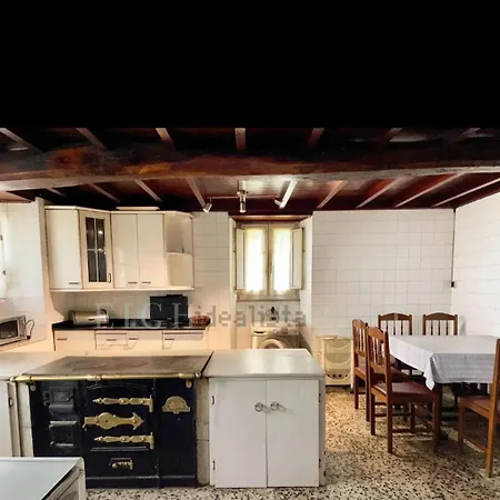 Quarto em Acomodações Particulares Casa Amigos De Adelán
